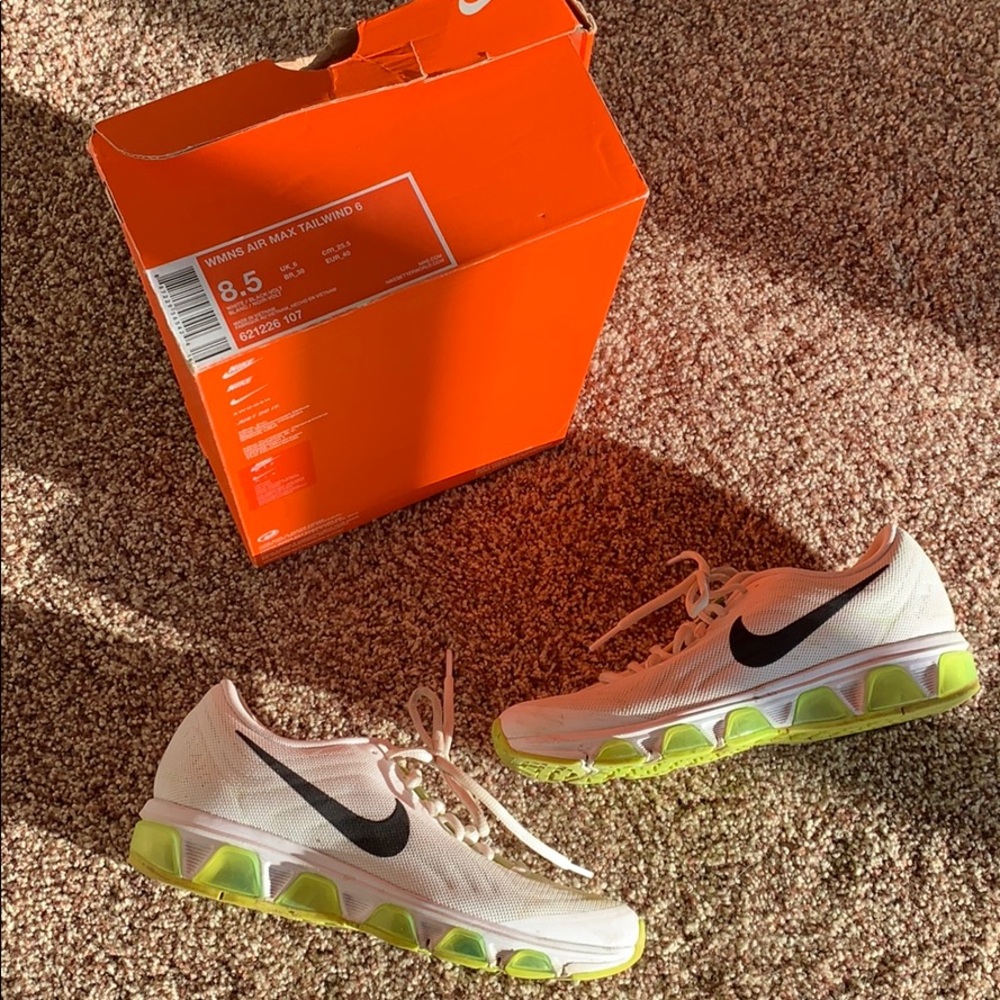 Wmn air max tailwind 6 size 8.5